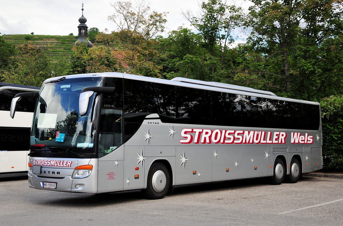 Setra 417 GT-HD von Stroissm�ller aus �sterreich im Juni 2015 in Krems gesehen.