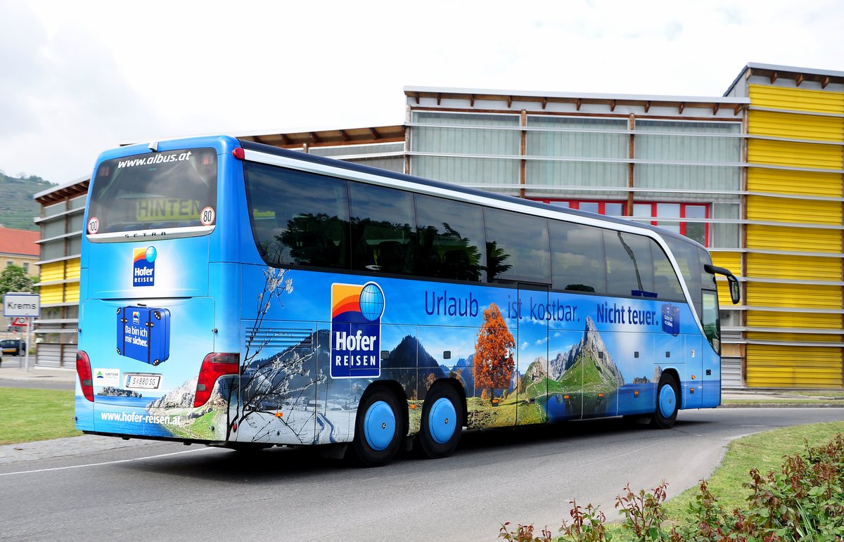 Setra 417 HDH von Albus aus sterreich in Krems gesehen.