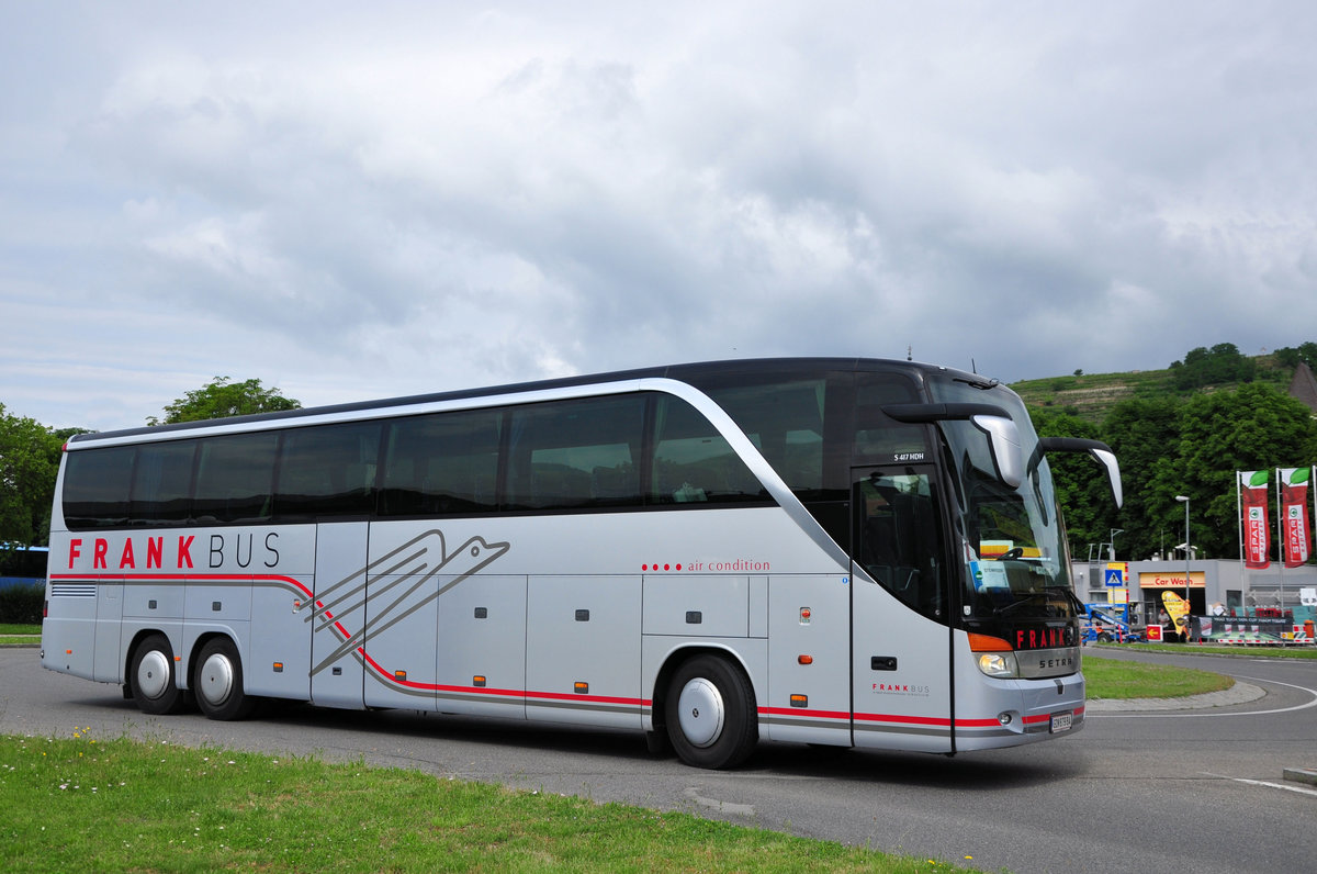 Setra 417 HDH von FRANK Bus aus Niedersterreich in Krems unterwegs.