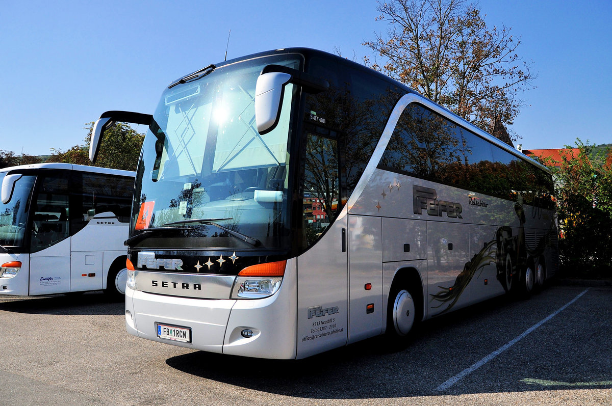 Setra 417 HDH von Pfeifer Reisen aus �sterreich in Krems.