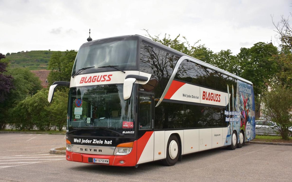 Setra 431 DT von Blaguss Reisen aus Wien 2018 in Krems.