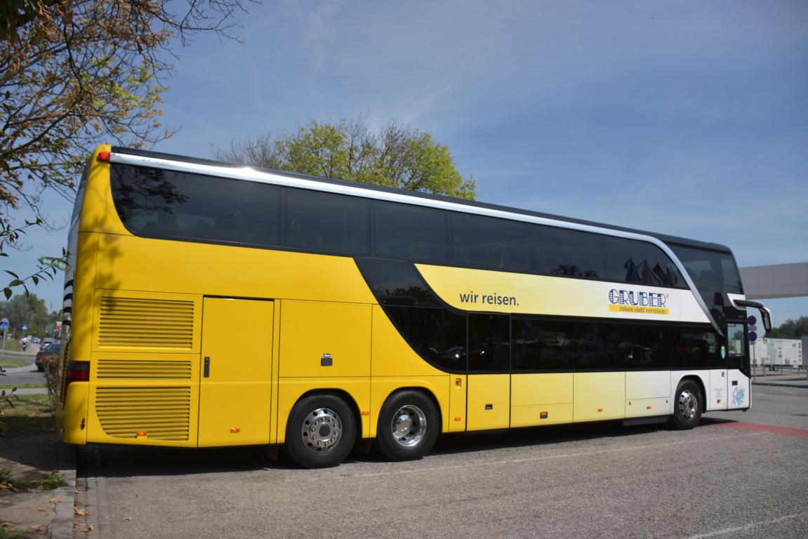 Setra 431 DT von Gruber Reisen aus �sterreich 2017 in Krems.