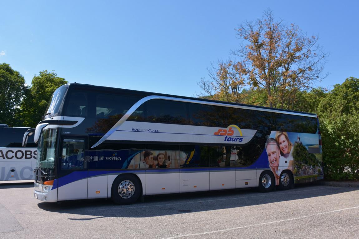 Setra 431 DT von SAB Tours aus Linz/Ober�sterreich 2017 in Krems.