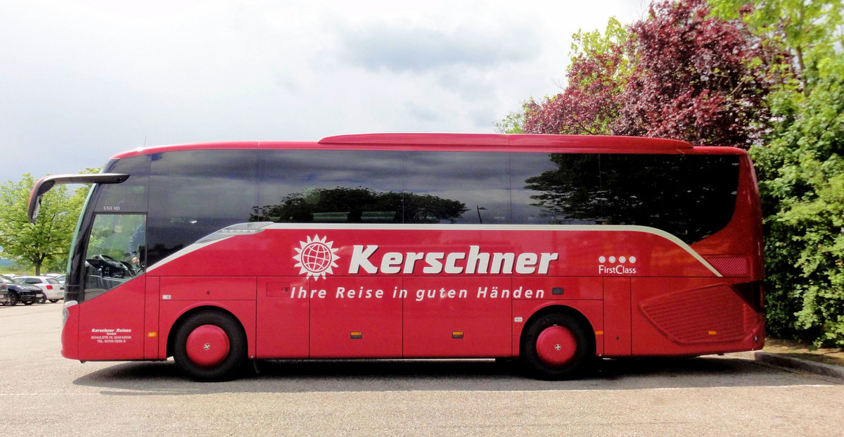 Setra 511 HD von Kerschner Reisen aus Nieder�sterreich in Krems gesehen.