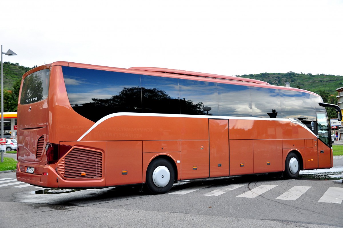 Setra 515 HD aus Polen am 16.August 2014 in Krems gesehen.