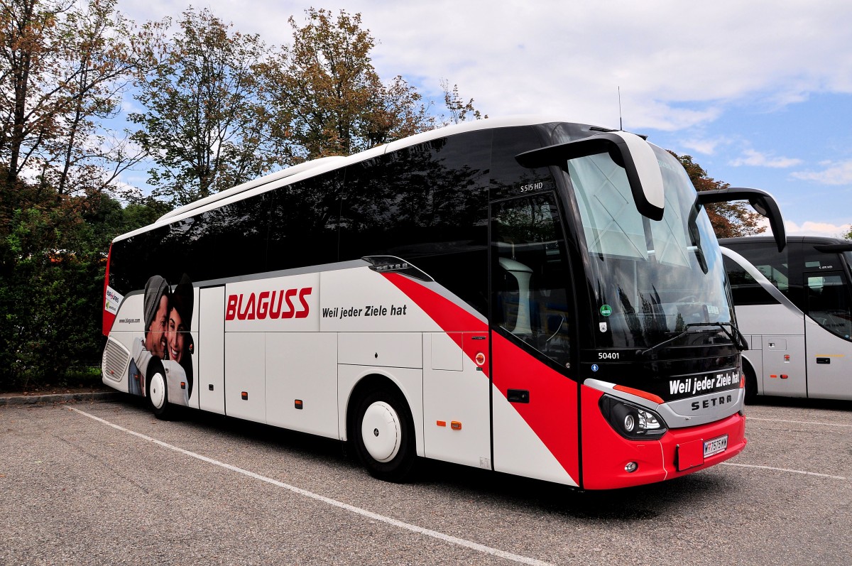 Setra 515 HD von Blaguss Reisen aus Wien am 7.August 2014 in Krems gesehen.