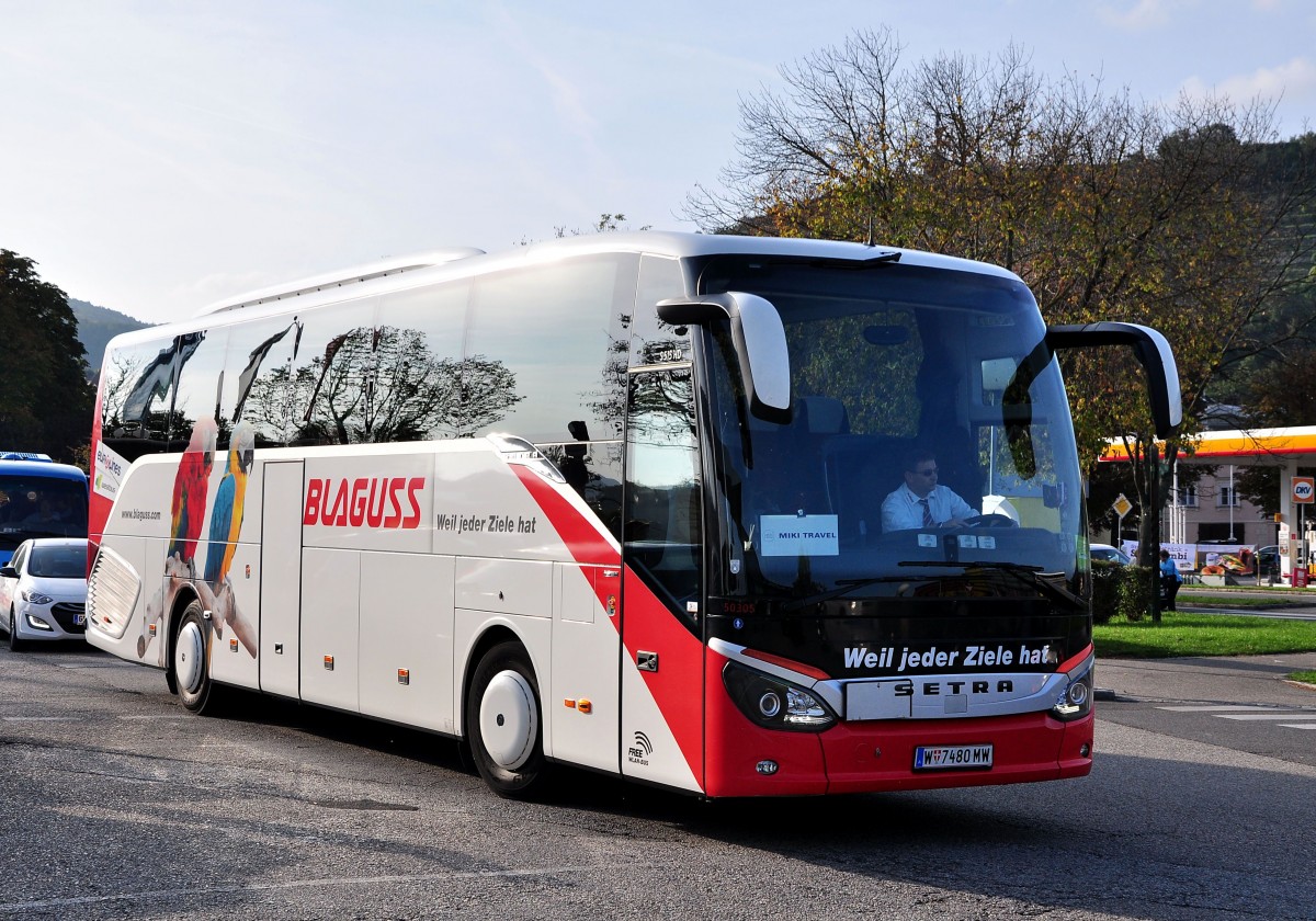 Setra 515 HD von Blaguss Reisen aus Wien am 12.10.2014 in Krems.