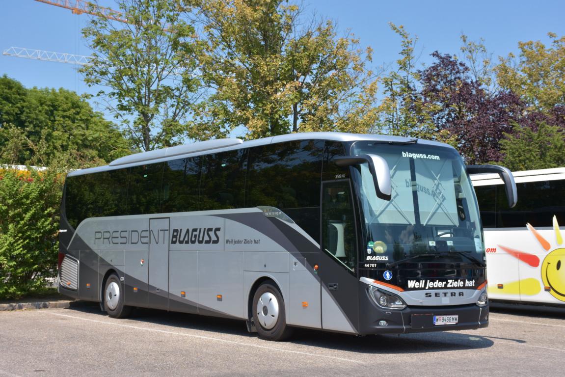 Setra 515 HD von Blaguss Reisen aus Wien 06/2017 in Krems. 