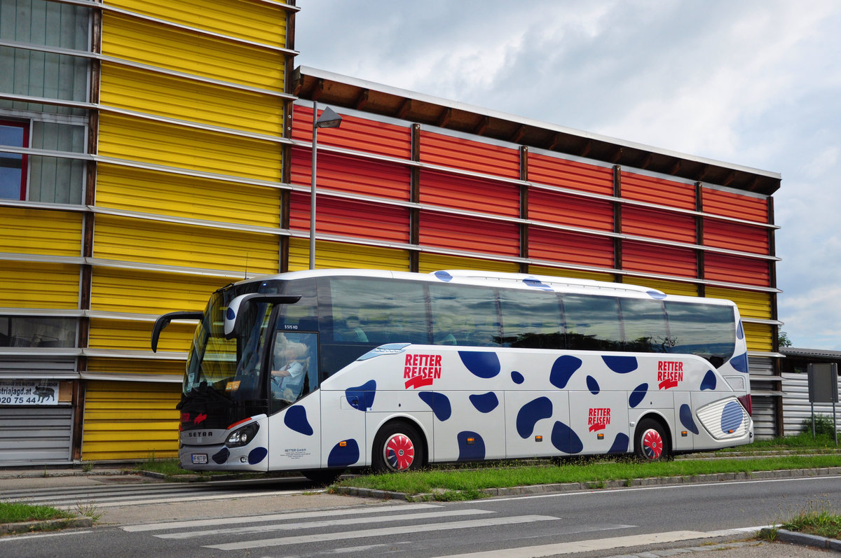 Setra 515 HD von RETTER Reisen aus �sterreich in Krems unterwegs.
