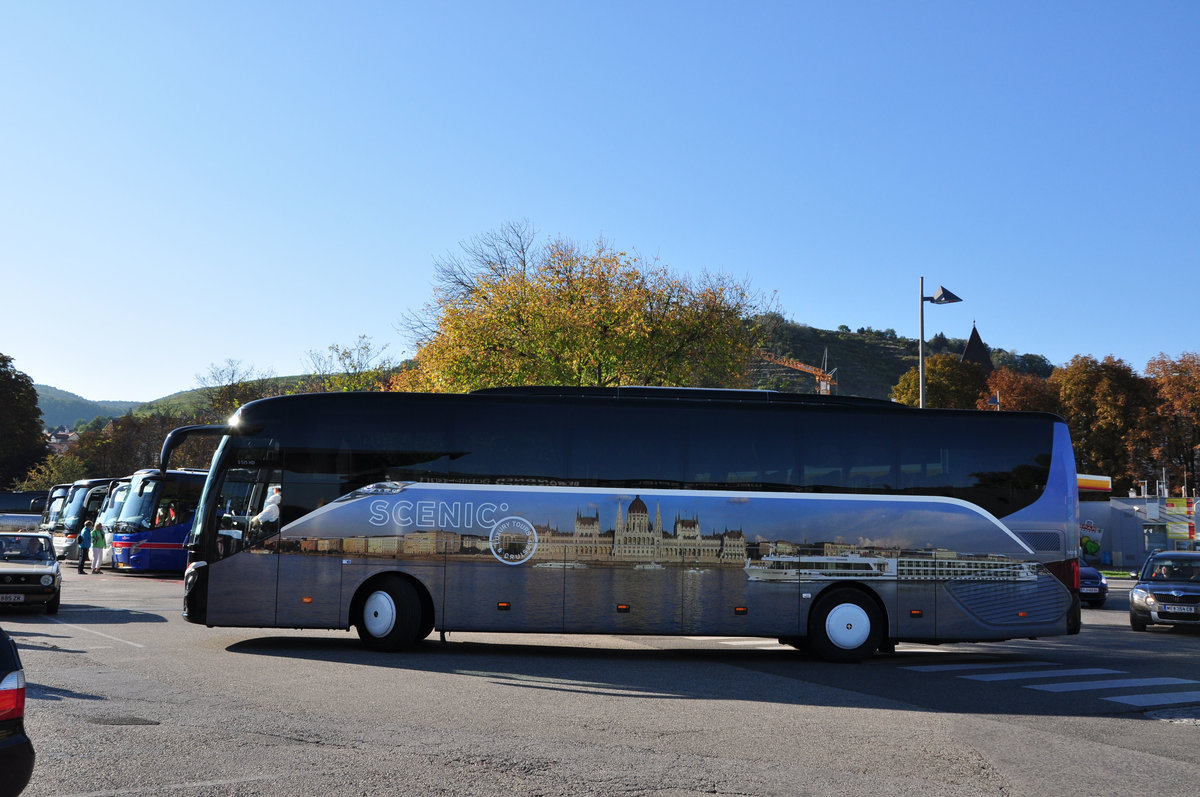 Setra 515 HD von Scenic tours aus der SK in Krems gesehen.