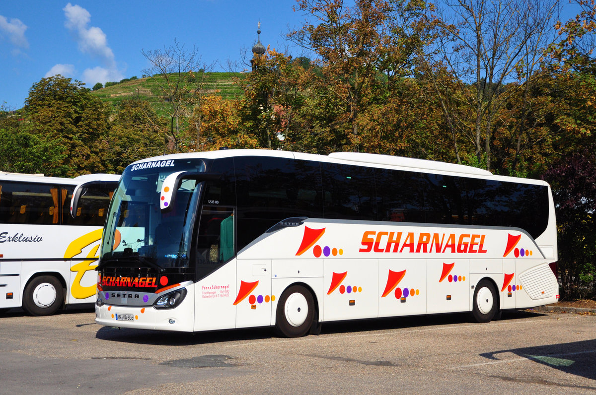 Setra 515 HD von Scharnagel Reisen aus der BRD in Krems.