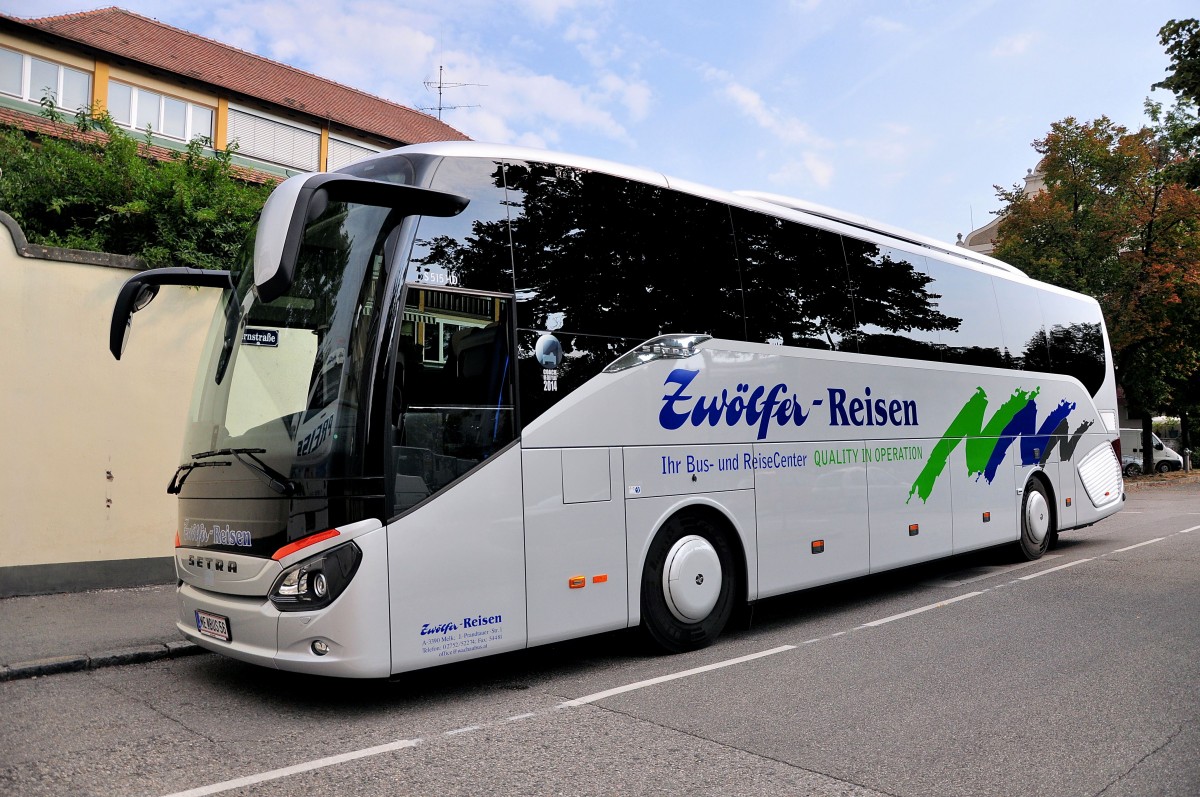 Setra 515 HD von Zwlfer Reisen aus Niedersterreich am 27.7.2014 in Krems.