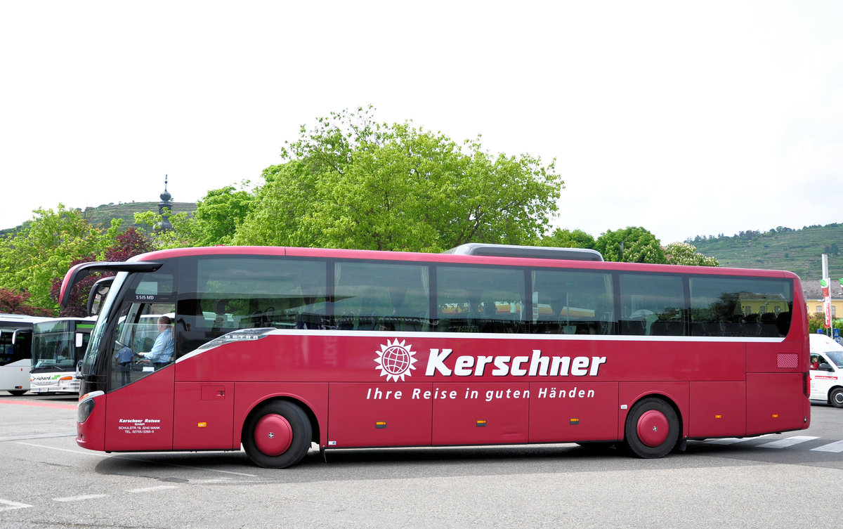 Setra 515 MD von Kerschner Reisen aus Nieder�sterreich in Krems gesehen.