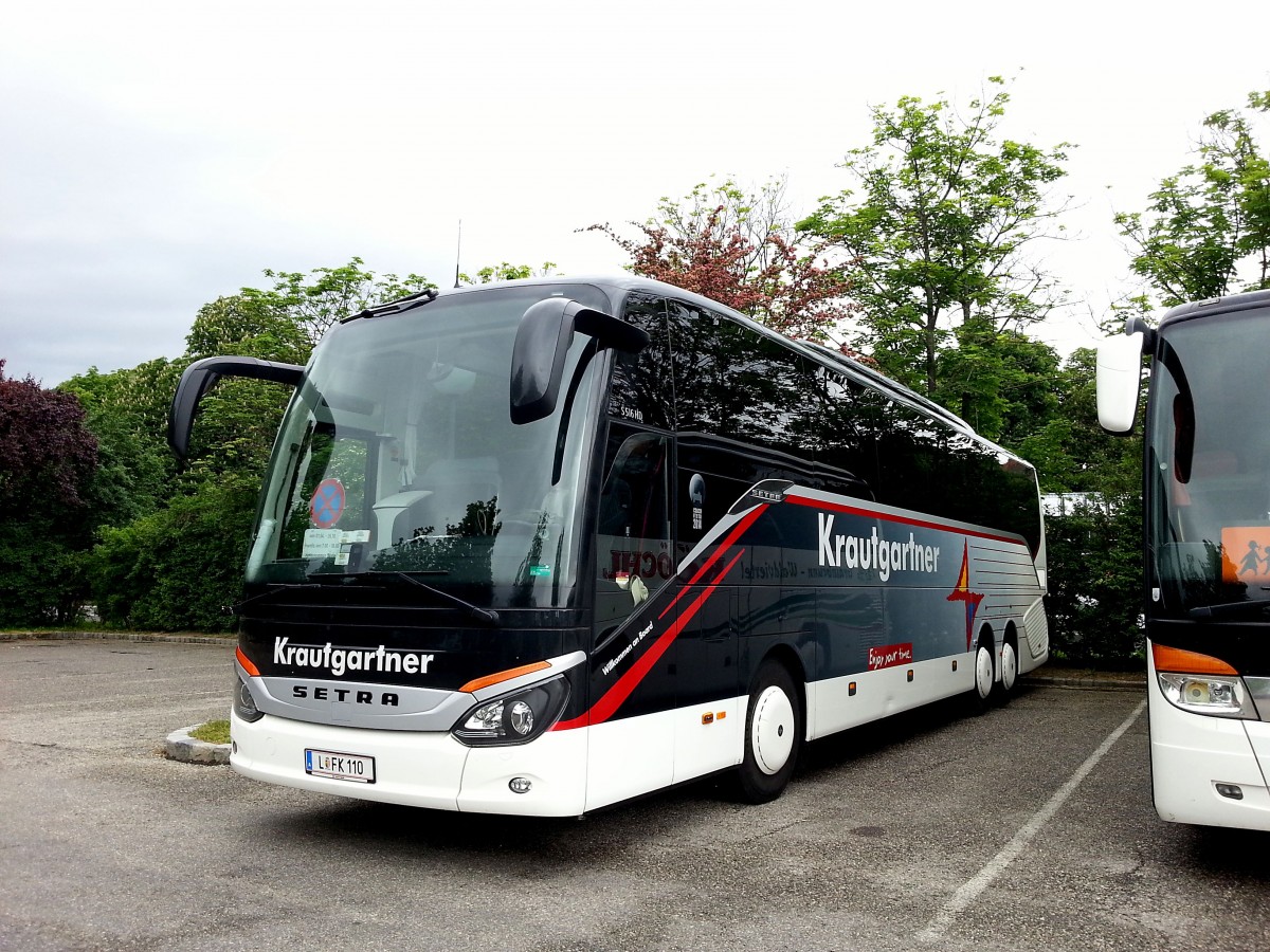 Setra 516 HD von Krautgartner Reisen aus �sterreich am 20.5.2015 in Krems.