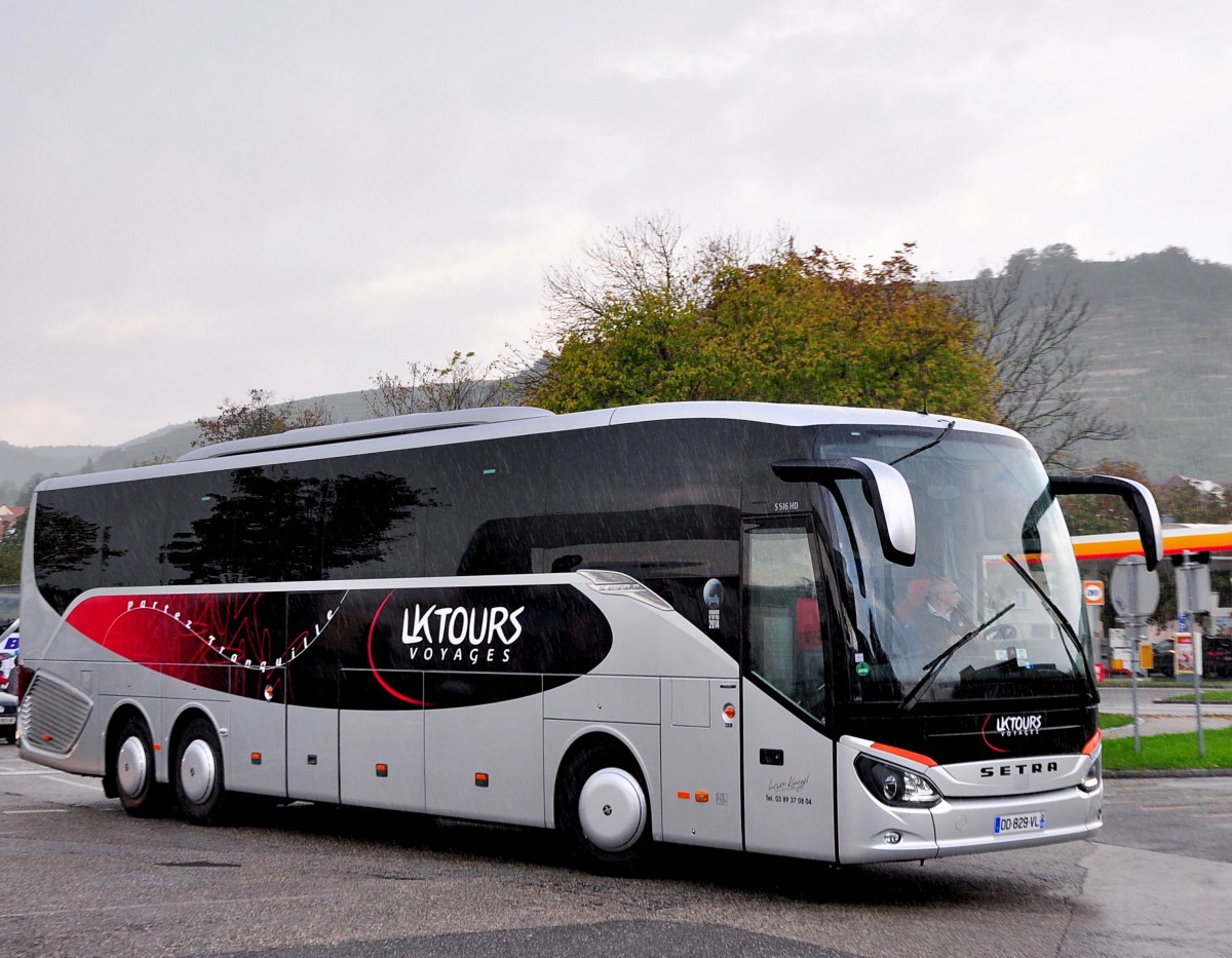 Setra 516 HD von der LK Tours aus Frankreich am 9.9.2014 in Krems.