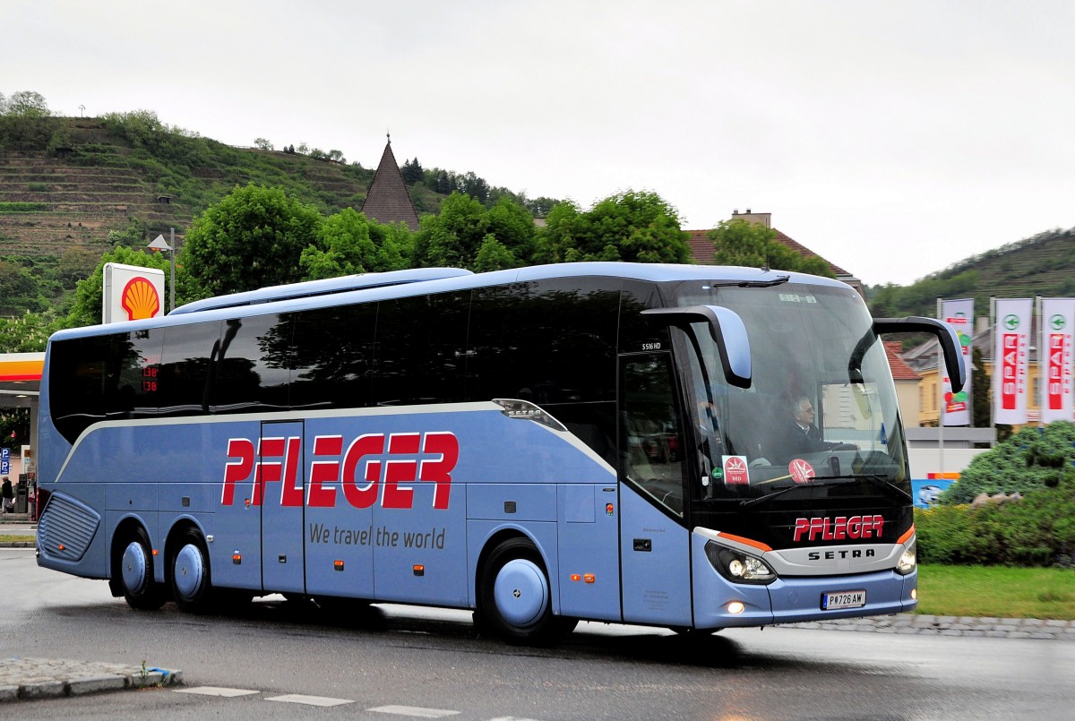 Setra 516 HD von Pfleger Reisen aus Nieder�sterreich am 17.Mai 2014 in Krems unterwegs.
