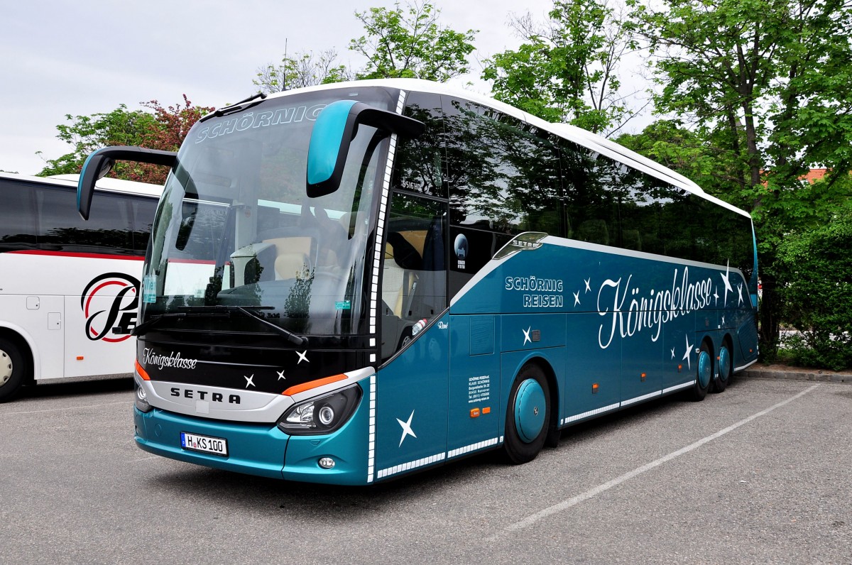 Setra 516 HD von Sch�rnig Reisen aus der BRD am 19.5.2015 in Krems.