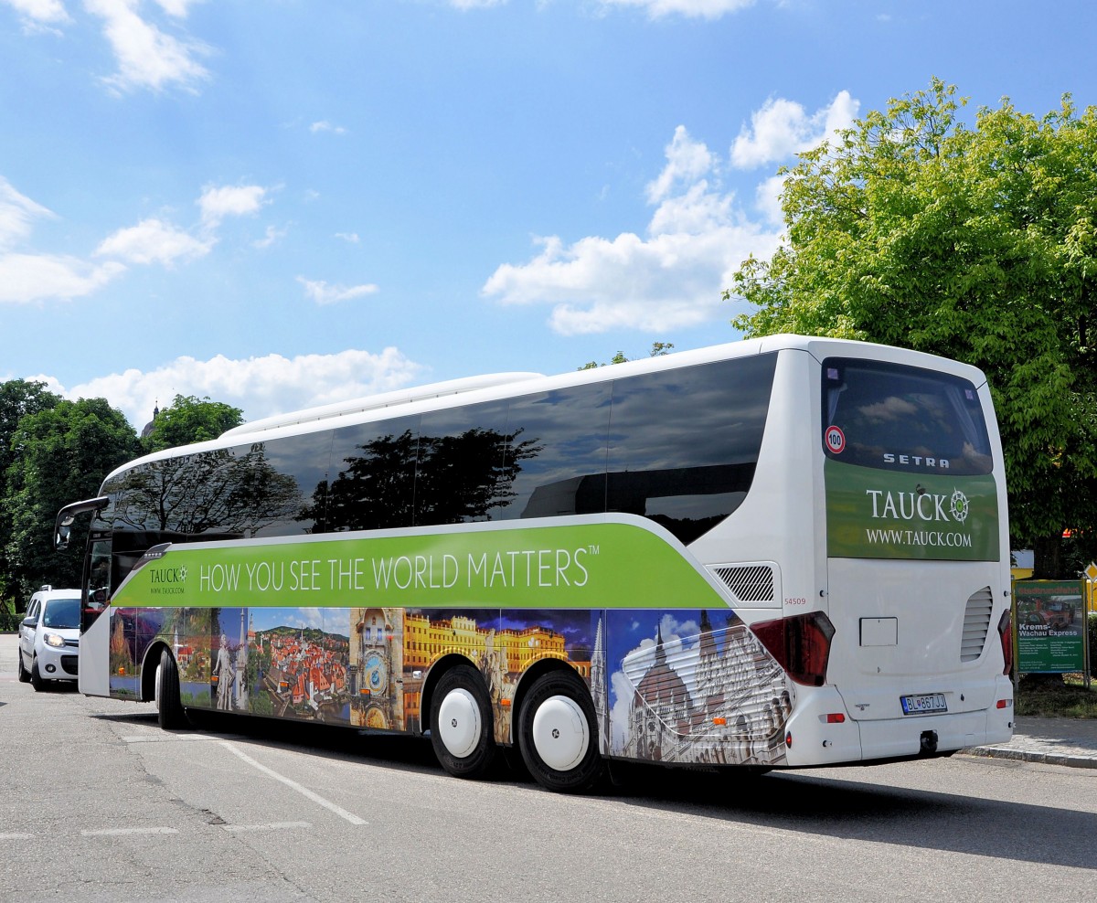 Setra 516 HD von Tauck (Blaguss) Reisen aus der SK in Krems gesehen.