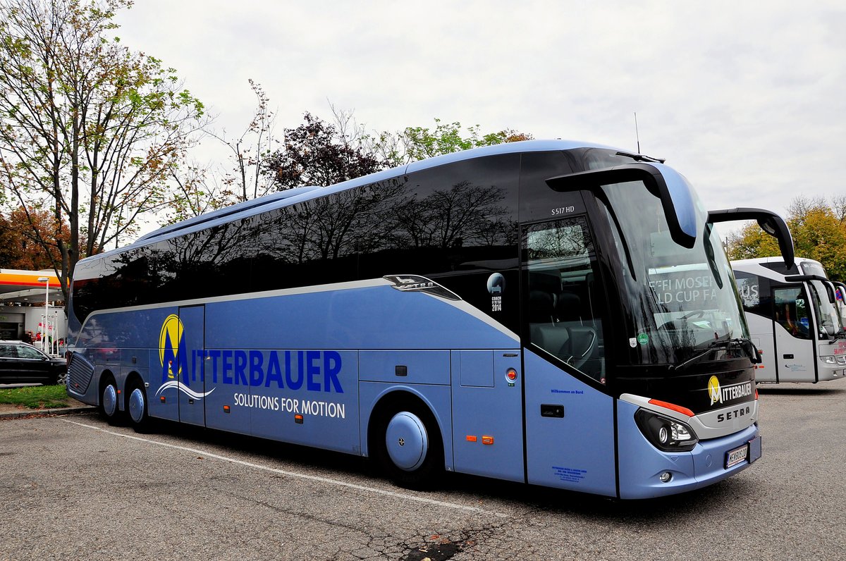 Setra 517 HD von Mitterbauer Reisen aus Nieder�sterreich in Krems gesehen.