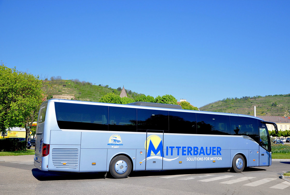 Setra 517 HD von Mitterbauer Reisen aus �sterreich in Krems gesehen.