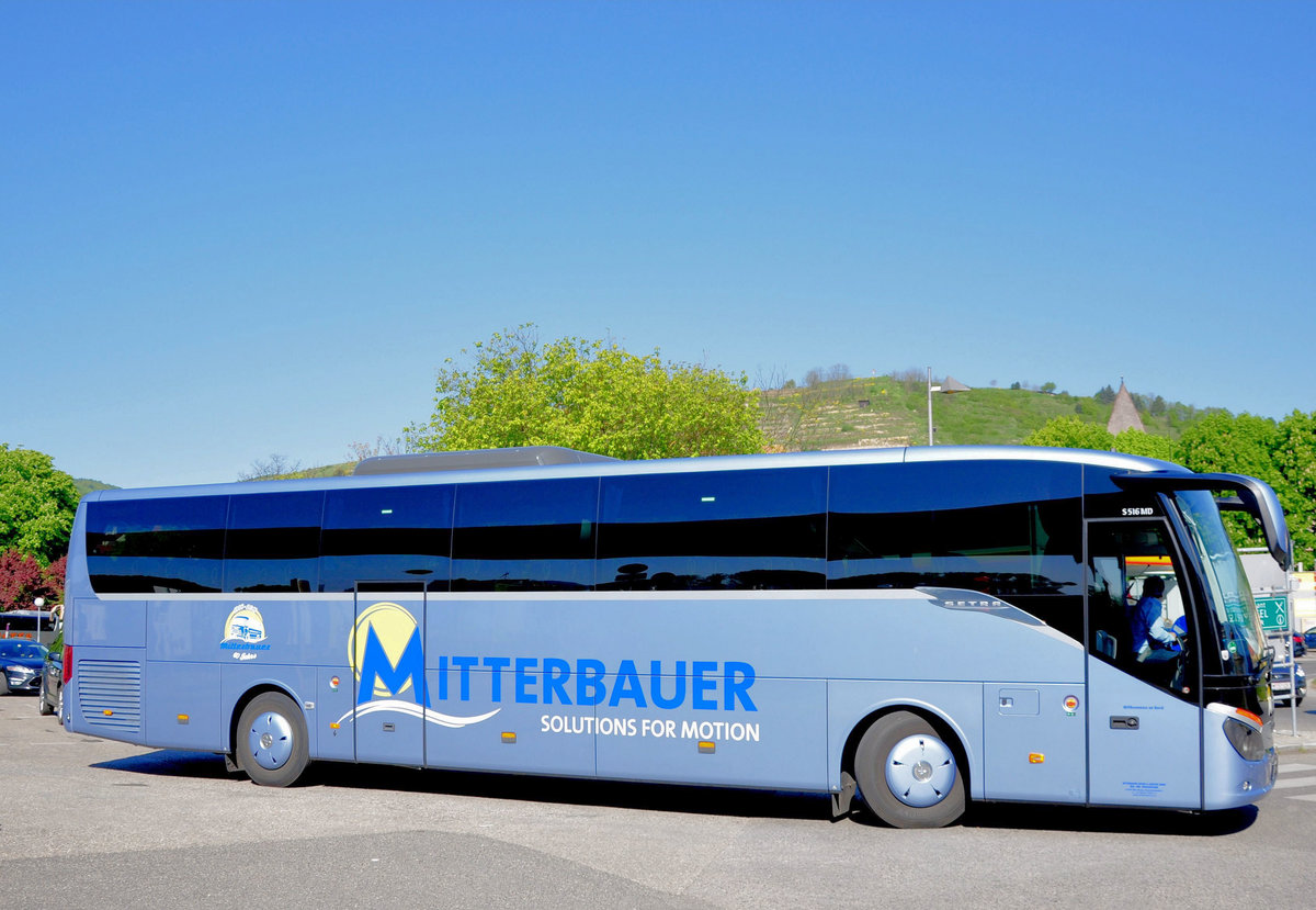 Setra 517 HD von Mitterbauer Reisen aus �sterreich in Krems gesehen.