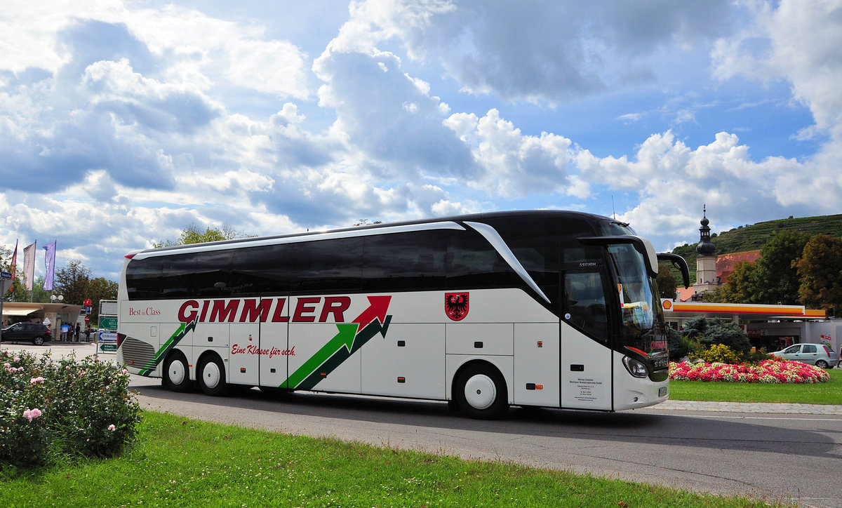 Setra 517 HDH von Gimmler Reisen aus der BRD in Krems gesehen.