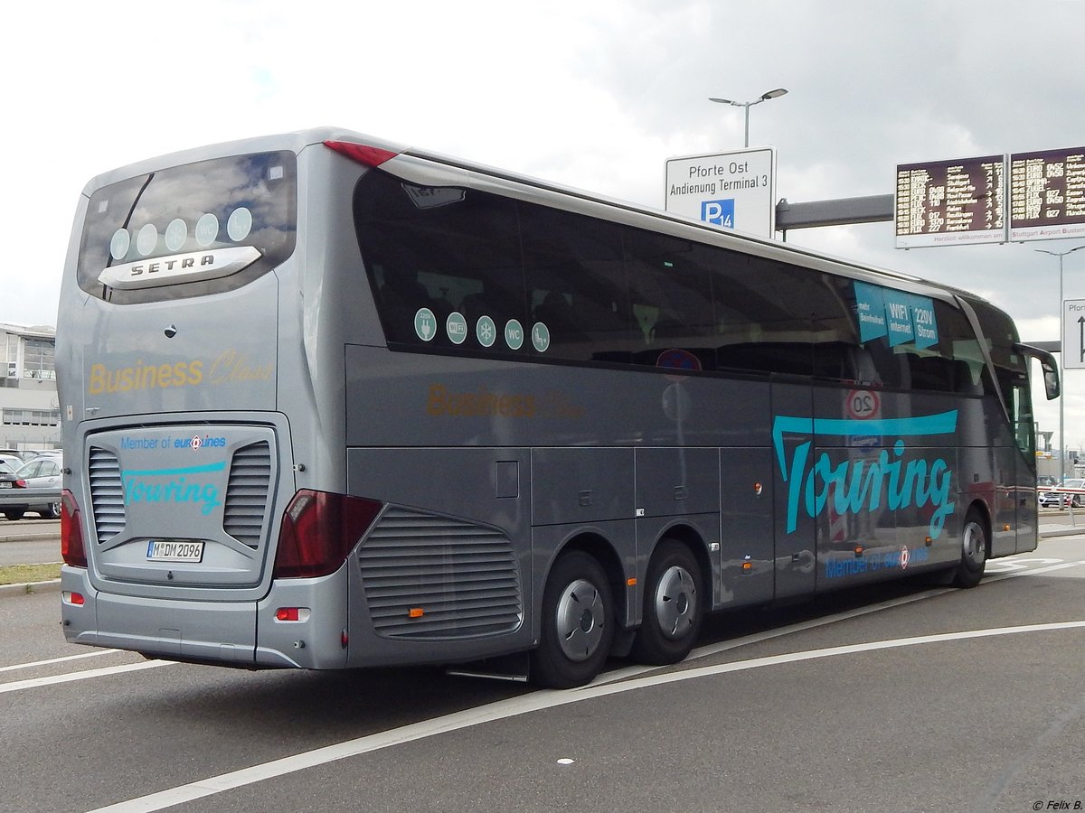 Setra 517 HDH von Touring aus Deutschland in Stuttgart.