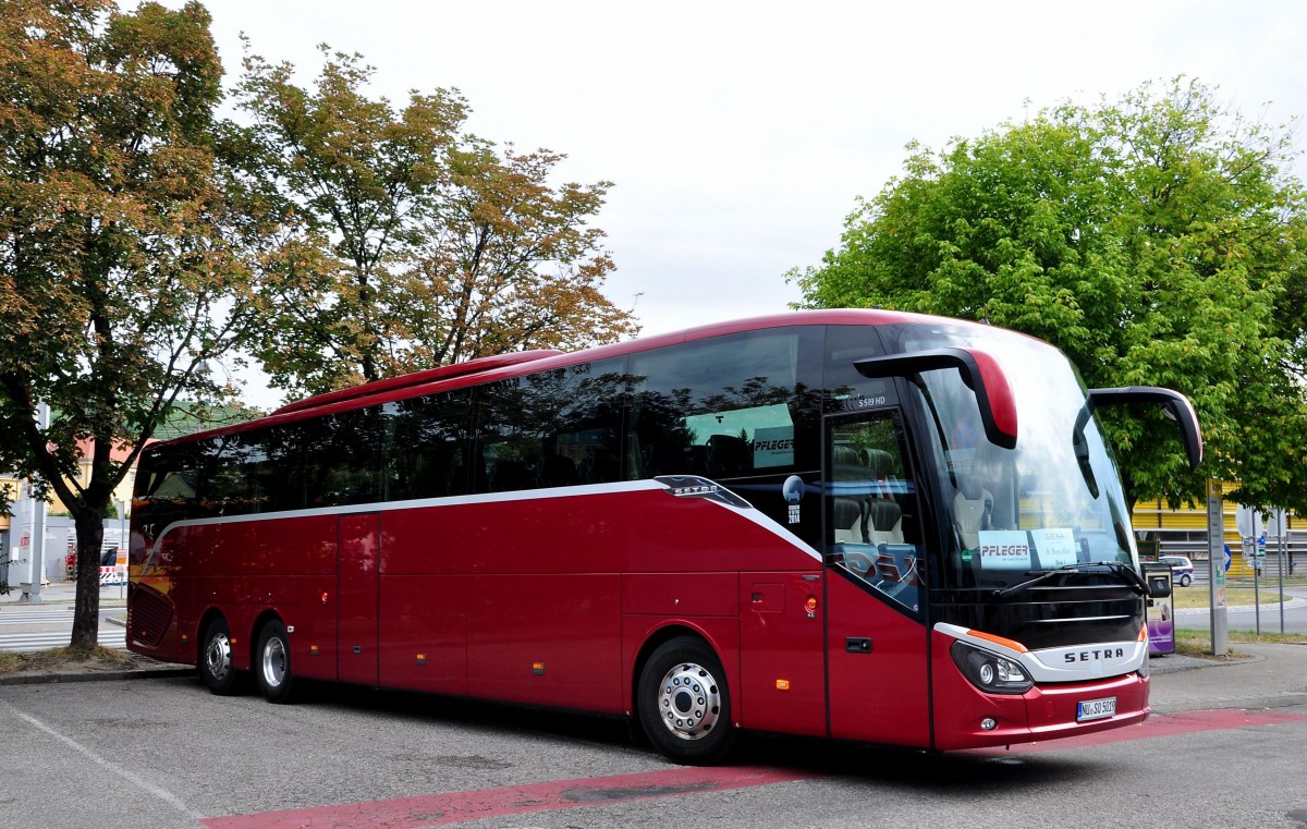 Setra 519 HD aus der BRD in Krems gesehen.