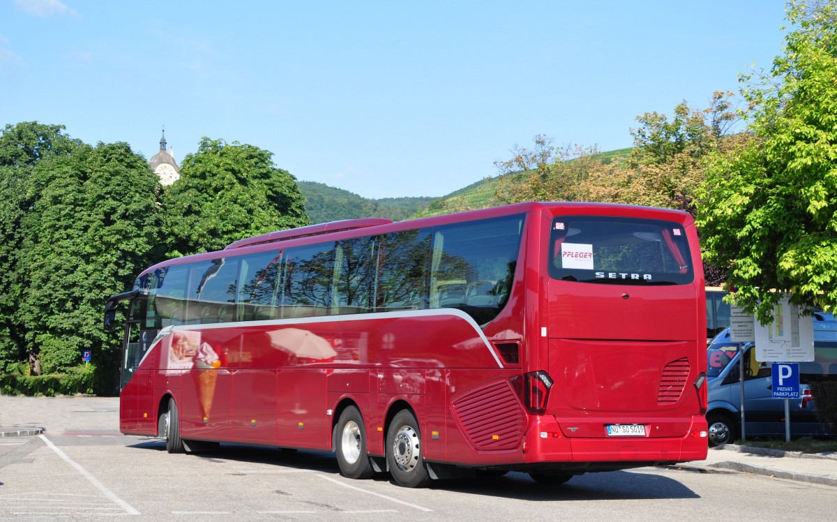 Setra 519 HD aus der BRD,unterwegs f�r Pfleger Reisen in Krems gesehen.