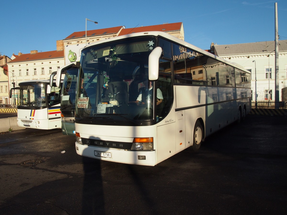 Setra S319 GT-HD von Autobusy V.K.J. s.r.o. in Prag Na Knec am 27.12.2013.