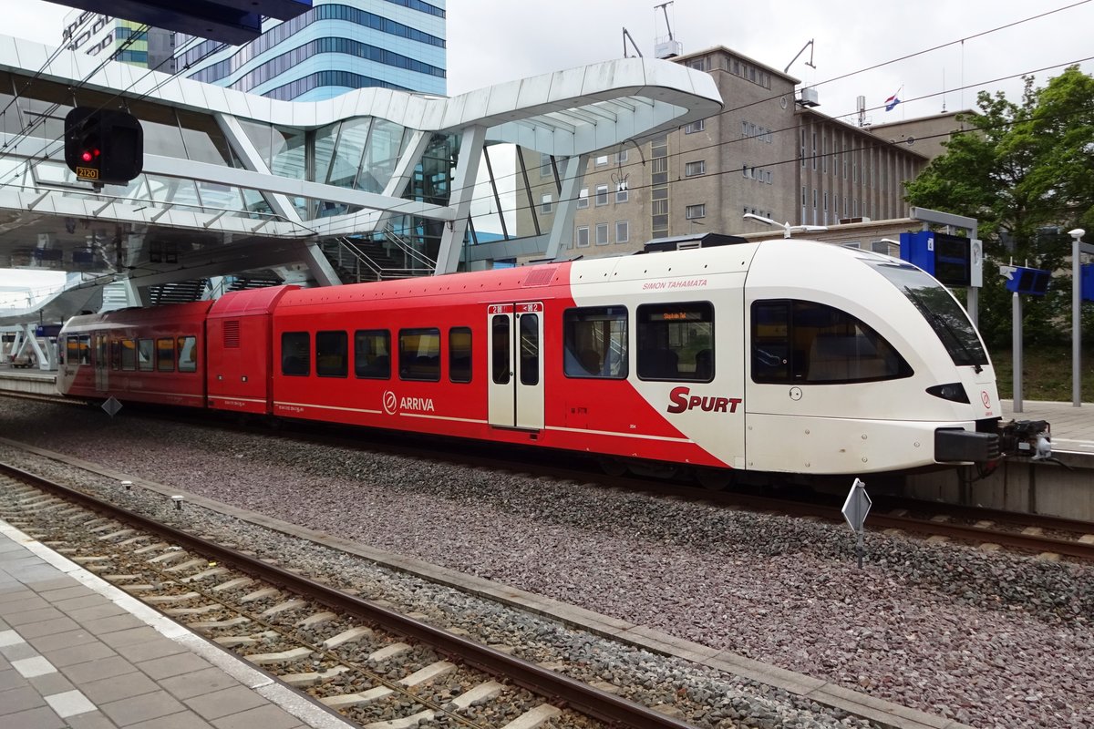 SIMON TAHAMATA, auch Arriva 254 genannt, verlässt am 10 Mai 2019 Arnhem. 