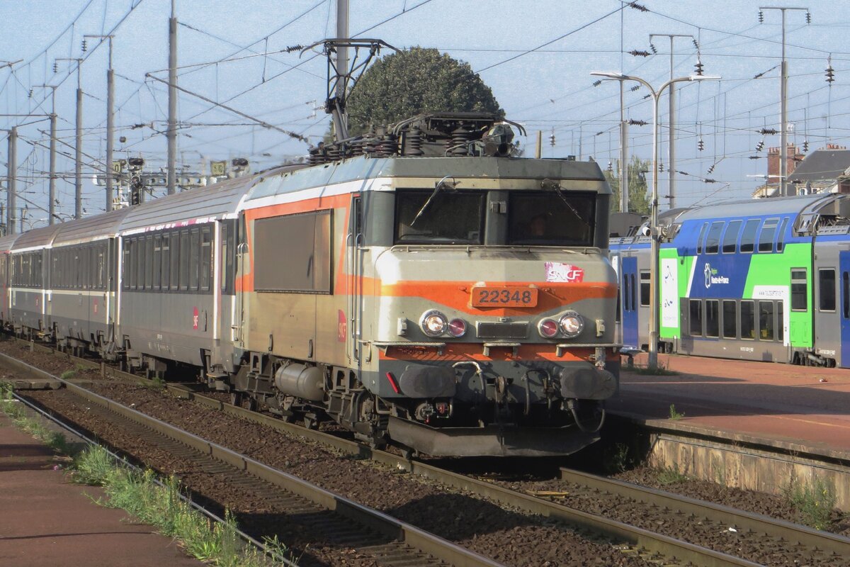 SNCF 22348 treft am 17 September 2021 in Compiegne ein. 