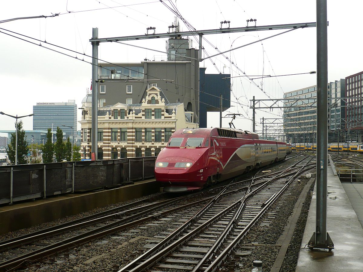 SNCF Thalys TW PBA 4538 Ankunft Amsterdam Centraal Station 16-09-2015.

SNCF Thalys treinstel PBA 4538 binnenkomst Amsterdam Centraal Station 16-09-2015.