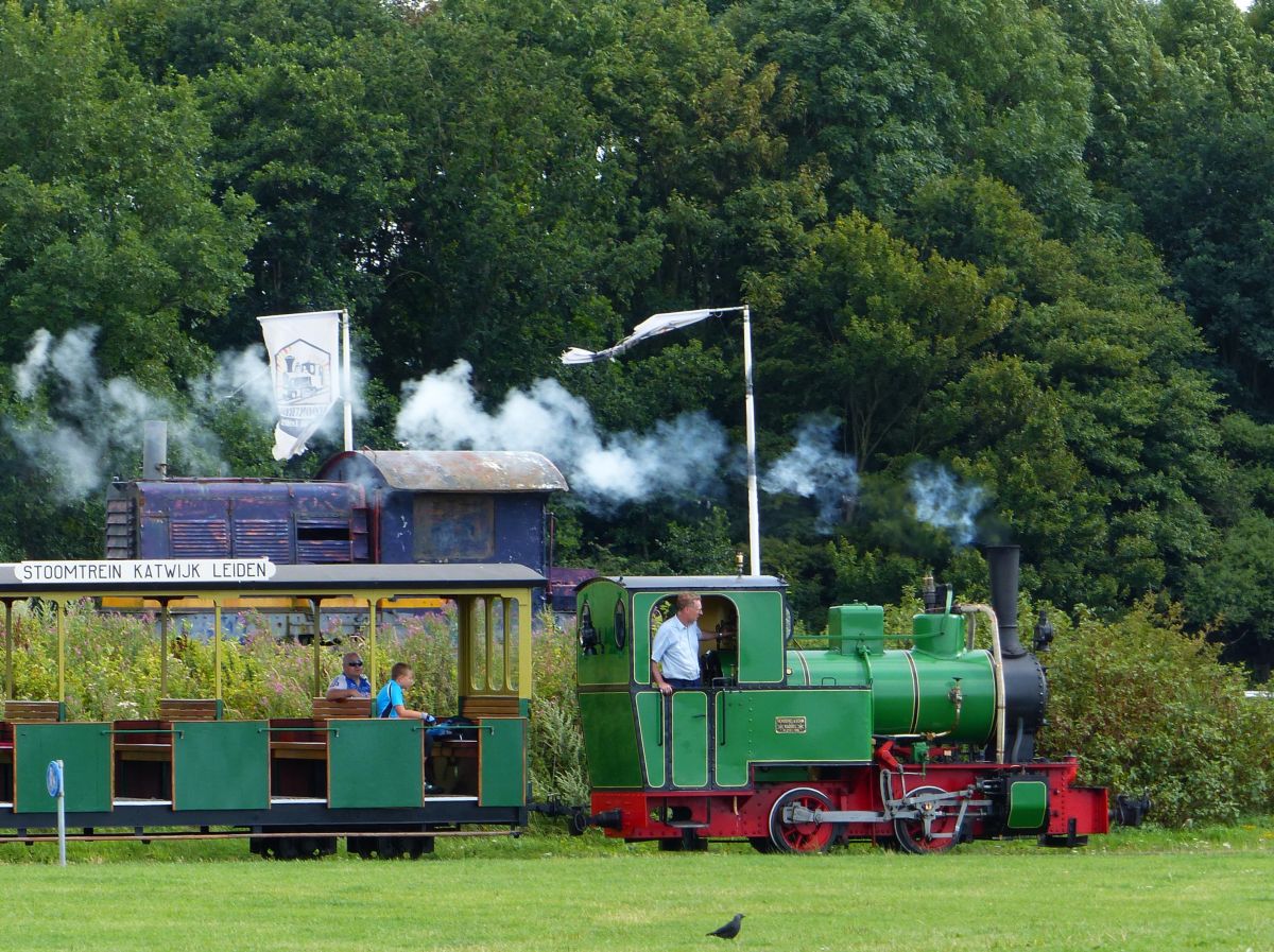  Stichting Nationaal Smalspoor  Schmalspur Dampflok 8 gebaut Henschel & Sohn Baujahr 1928. Valkenburg 23-07-2017.

Stichting Nationaal Smalspoor smalspoorstoomlocomotief nummer 8 gebouwd door Henschel & Sohn in 1928. Valkenburg 23-07-2017.