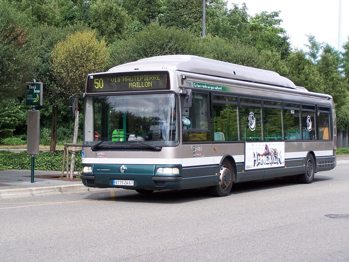 Strassburg - 12. Juli 2008 : Renault Agora CNG Nr 710 bei der Haltestelle Montagne Verte