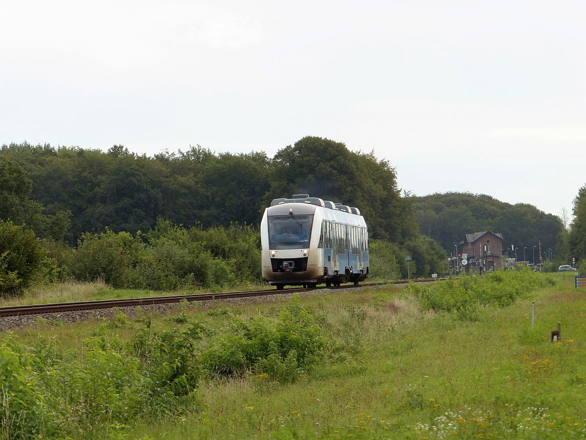 Syntus Dieseltriebzug 42 Alstom Coradia LINT 41/H. Kwinkweerd, Lochem 31-08-2020.

Syntus dieseltreinstel 42 Alstom Coradia LINT 41/H. Kwinkweerd, Lochem 31-08-2020.