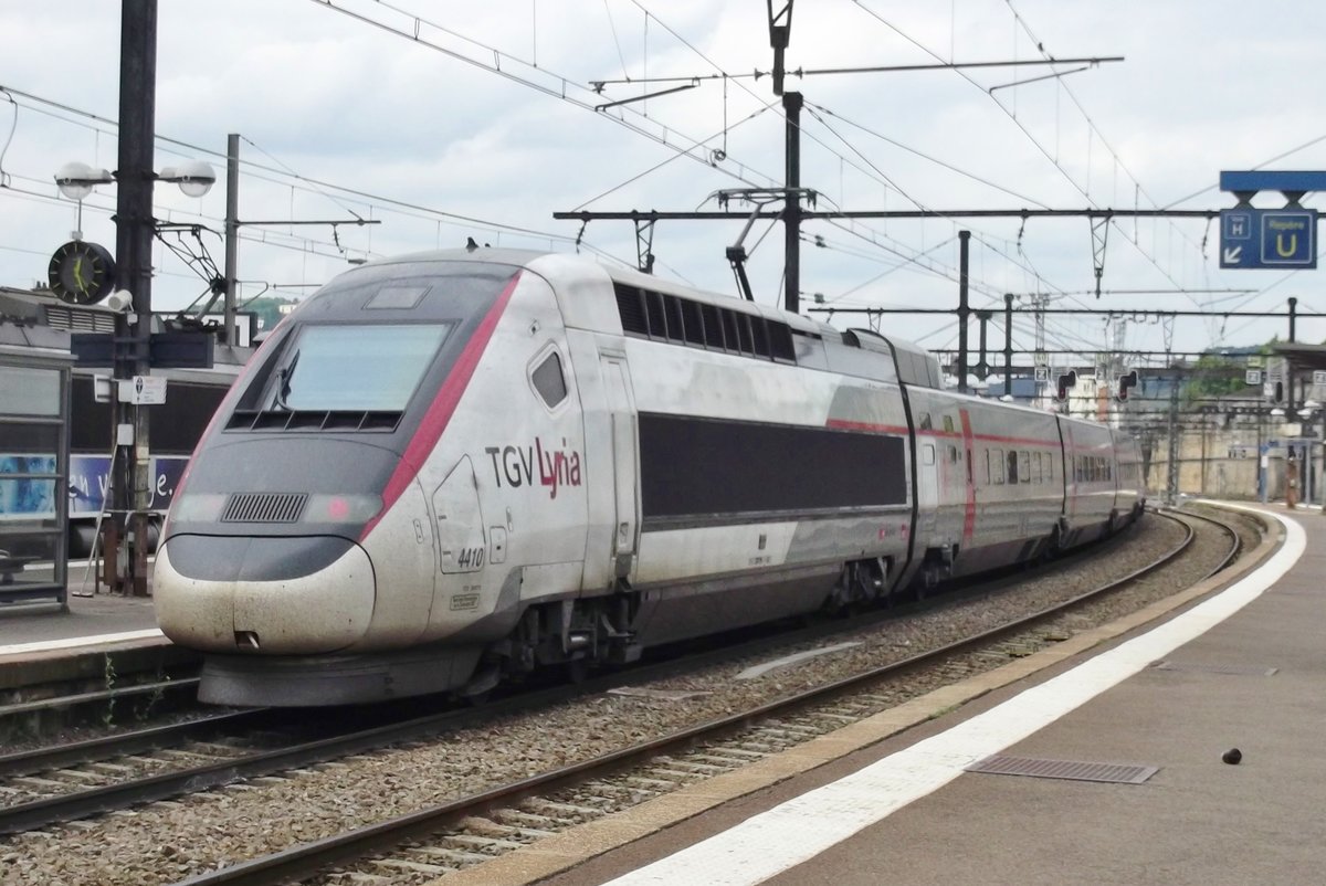 TGV Lyria 4410 verlässt Am 2 Juni 2014 Dijon. 