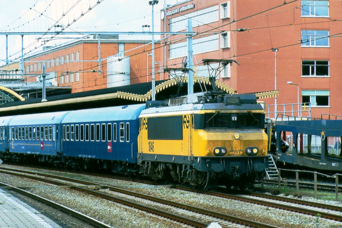 TTC-Nachtzug mit NS 1846 verlässt am 29 Juli 2005 's-Hertogenbosch.