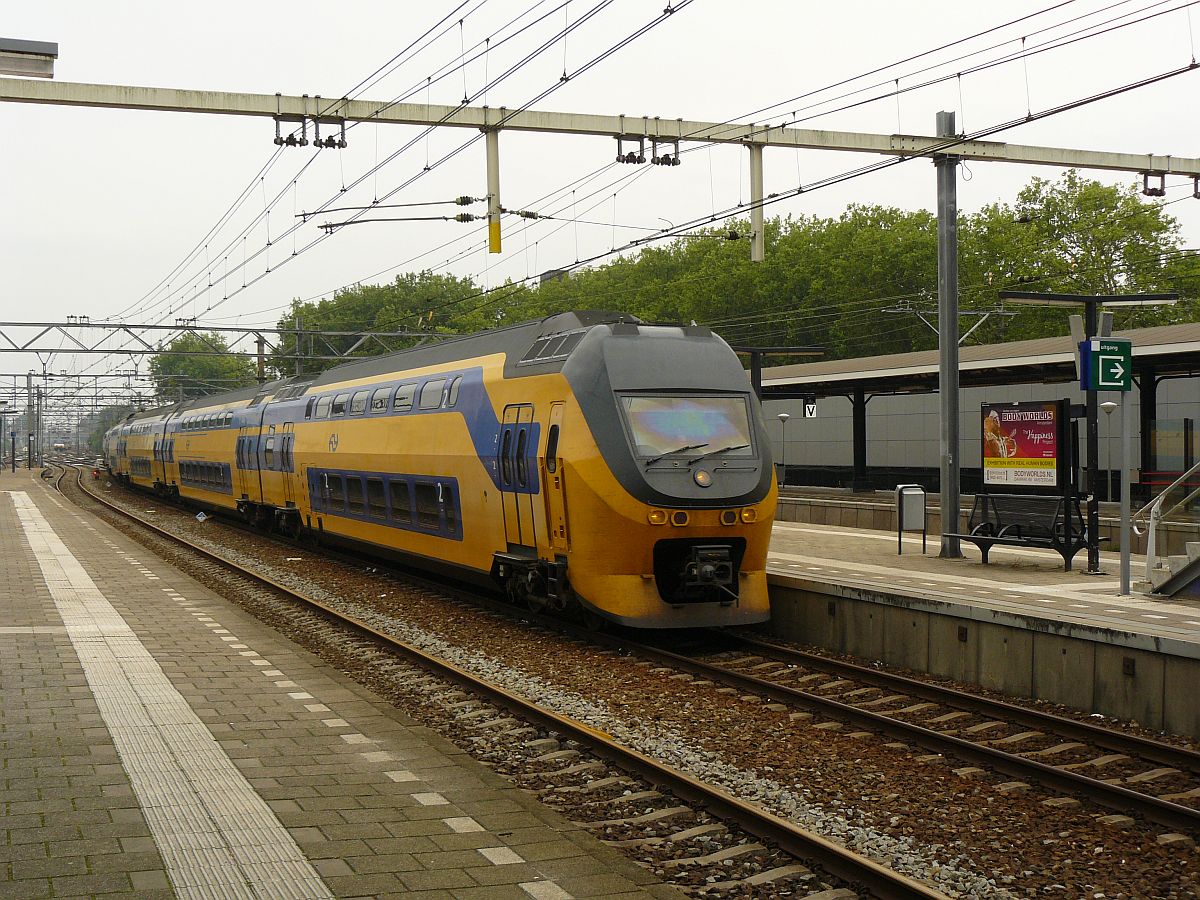 TW 8731 Gleis 3a in Dordrecht 08-08-2014.

DD-IRM-VI treinstel 8731 komt binnen op spoor 3a in Dordrecht 08-08-2014.