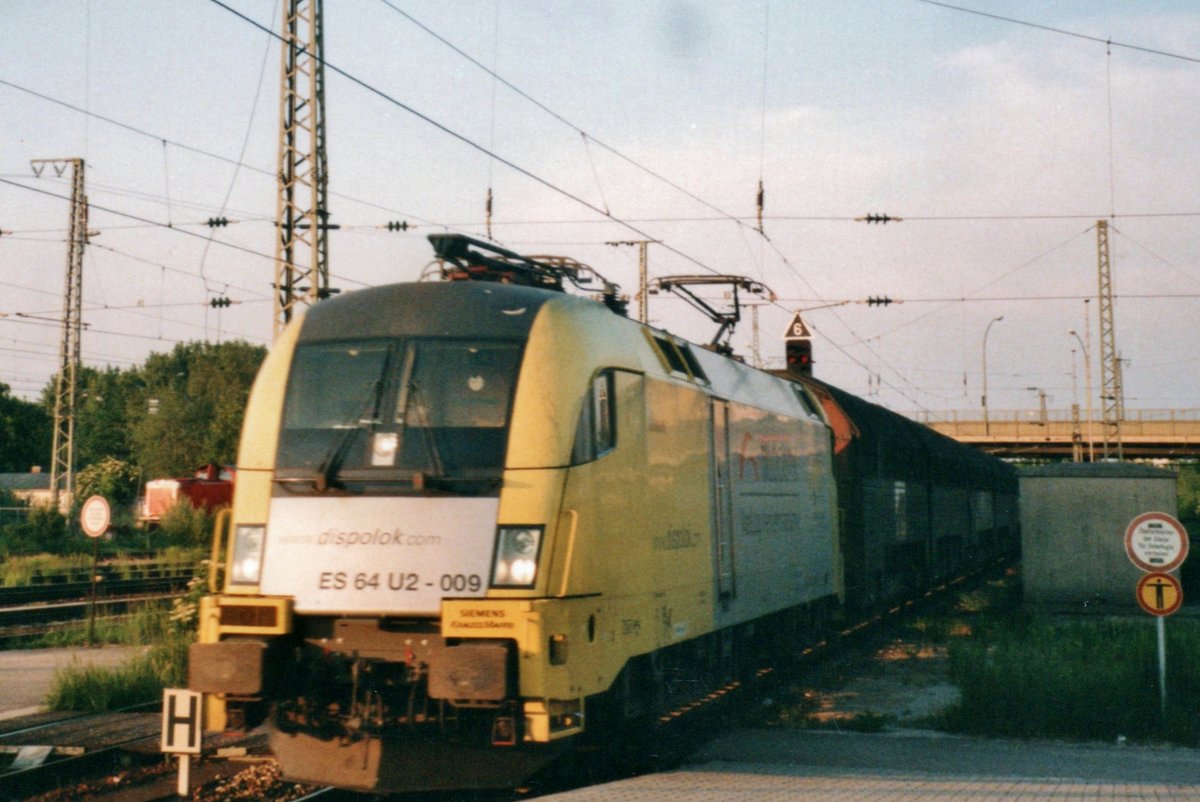 TX Log U2-009 durchfahrt Landshut am Abend von 3 Juni 2003.