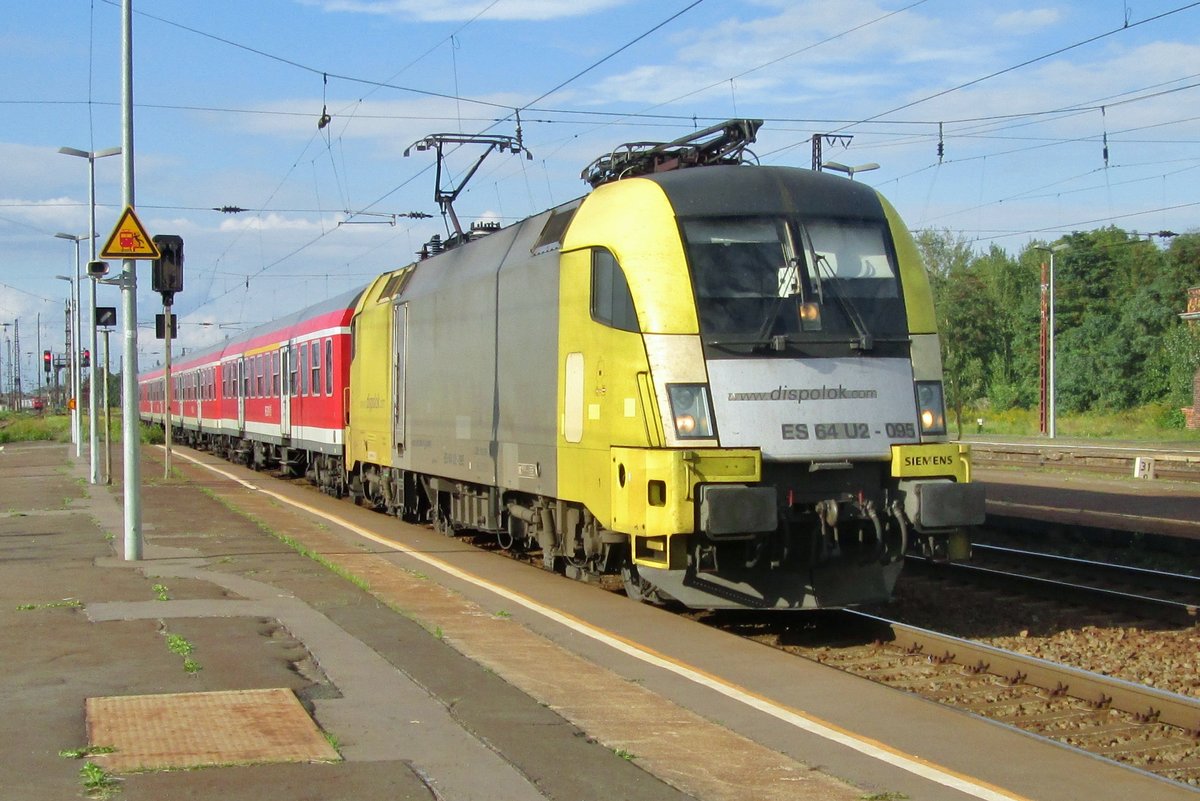 U2/095 steht mit RB nach Eisenach in Grosskorbetha am 10 April 2014.