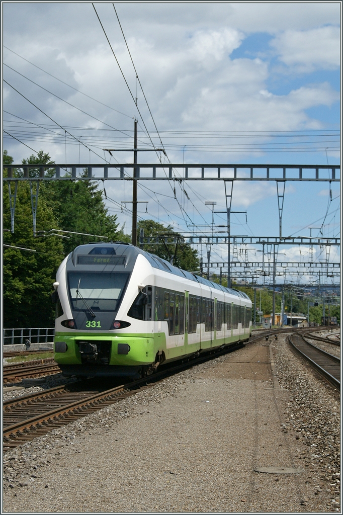 Überraschend bekamm ich kurz den TRN-Flirt bei der Durchfahrt in Morges zu sehen. 27. Juni 2015