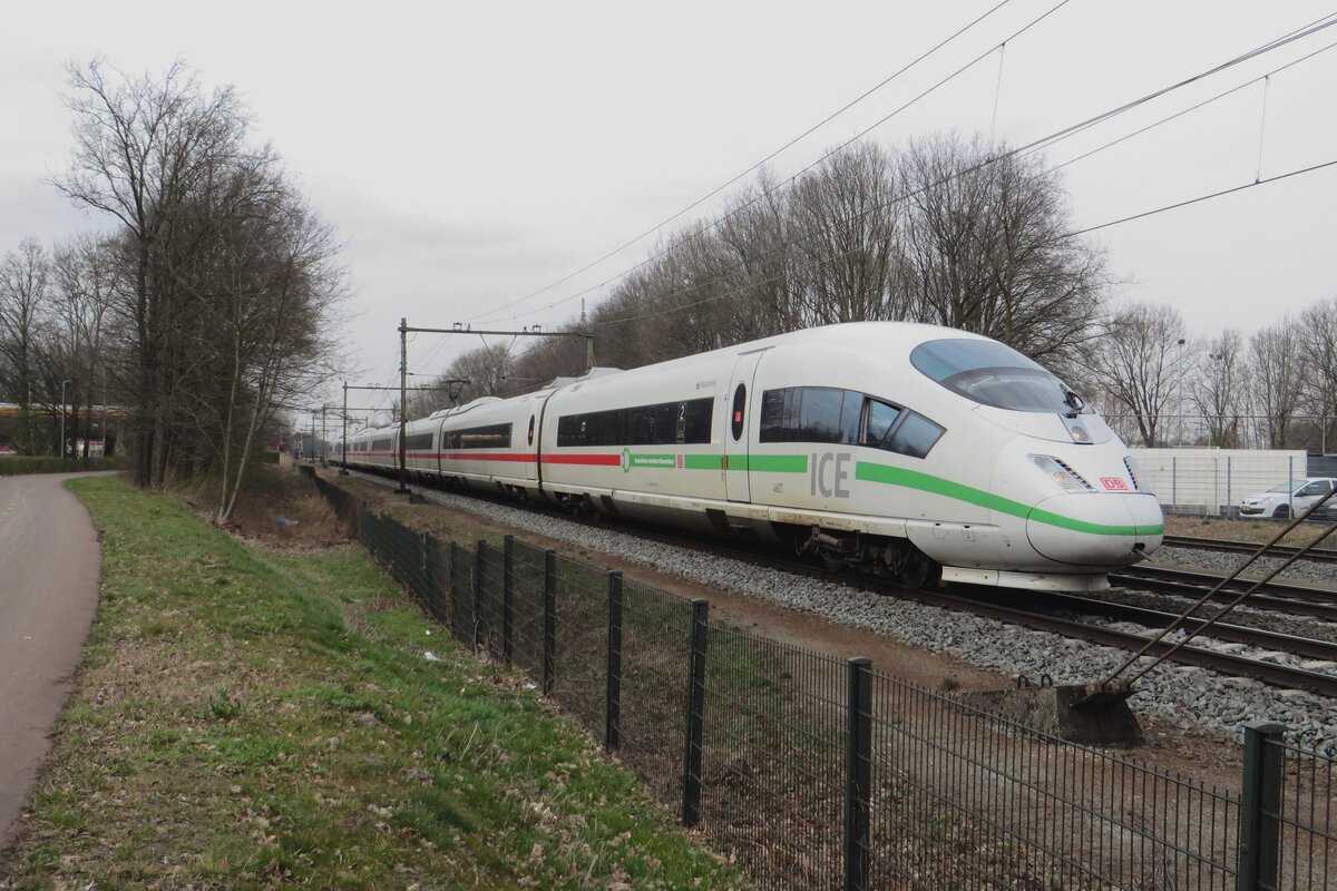 Umgeleiteter ICE 406 007 'HANNOVER' passiert am 16 März 2022 Blerick.