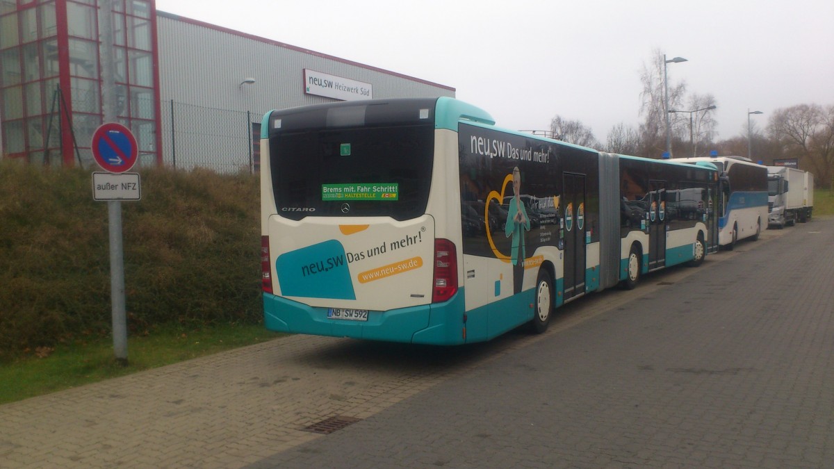 ....und die Heckpartie des Citaro NB SW 592....wo das Logo der Stadtwerke zusehen ist was immer angebracht wird bis die Werbung an den Wagen kommt