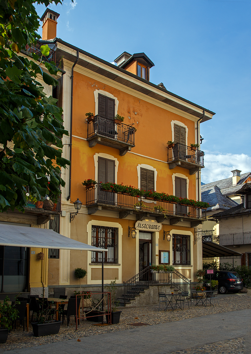Unser Hotel (für 2 Nächte) in Domodossola das Hotel Locanda Piemonte da Sciolla, hier am 07.09.2021.

Übrigens hat es auch ein kleines aber sehr gutes Restaurant (Ristorante Sciolla). Wenn man viel Hunger mitbringt, kann man das 5-Gänge Menü empfehlen. 
