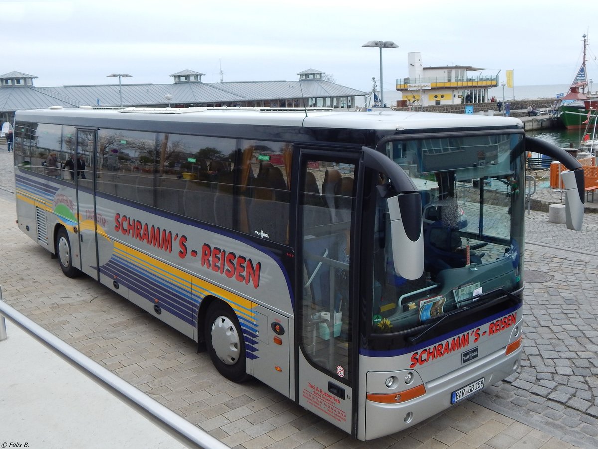 Van Hool T915 CL von Schramm's-Reisen aus Deutschland im Stadthafen Sassnitz. 