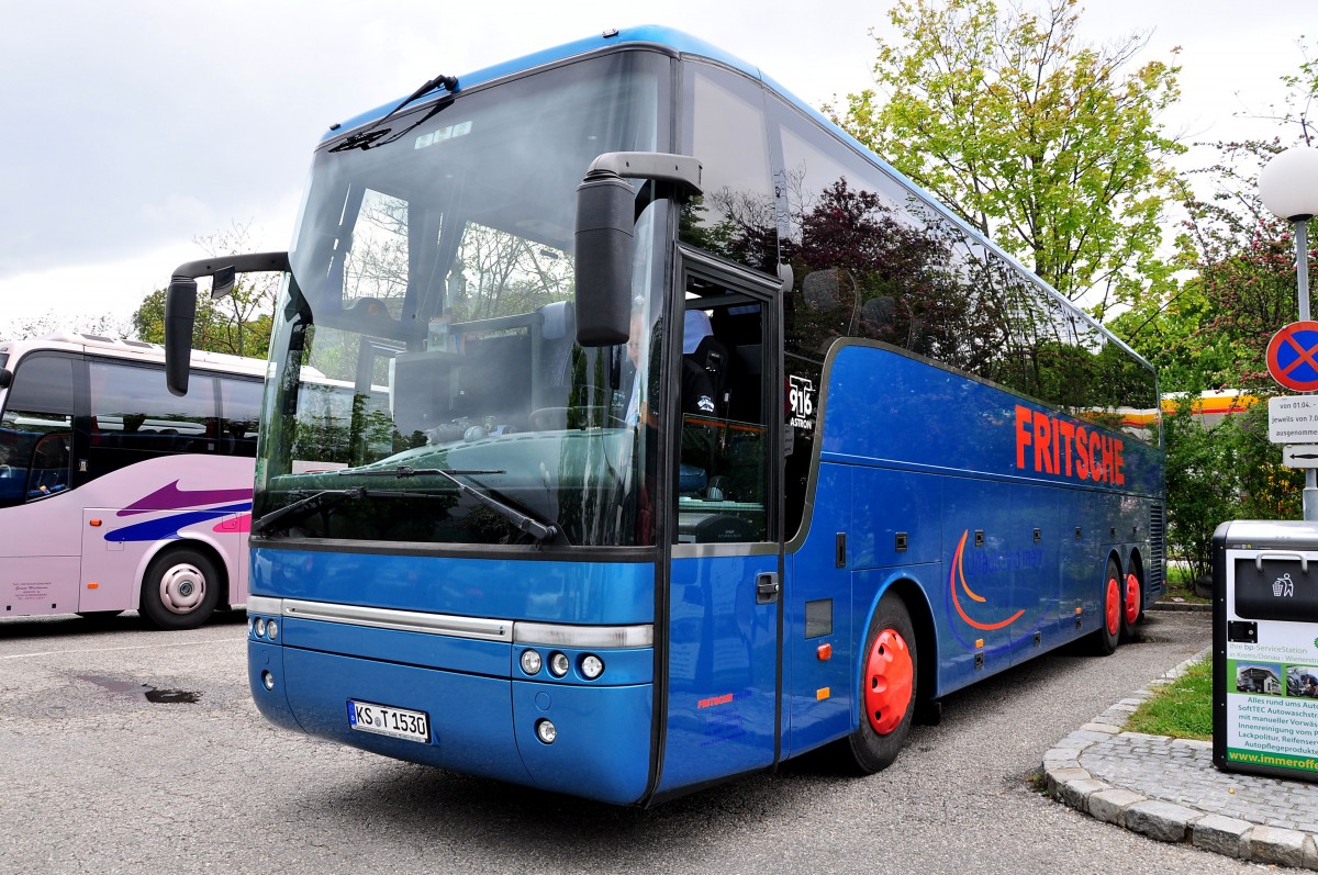 Van Hool T916 Astron von Fritsche Reisen aus der BRD am 2.5.2015 in Krems.