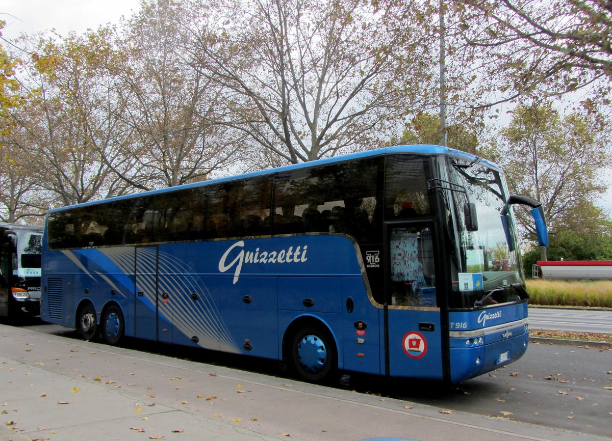 Van Hool T916 Astron von Guizzetti aus Italien in Wien.