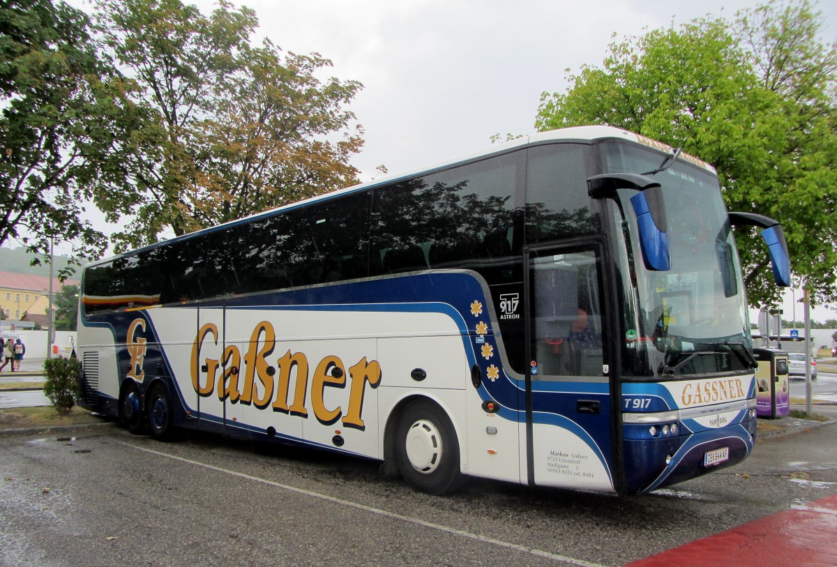 Van Hool T917 Astron von Gassner Reisen aus �sterreich am 29. Juni 2014 in Krems.