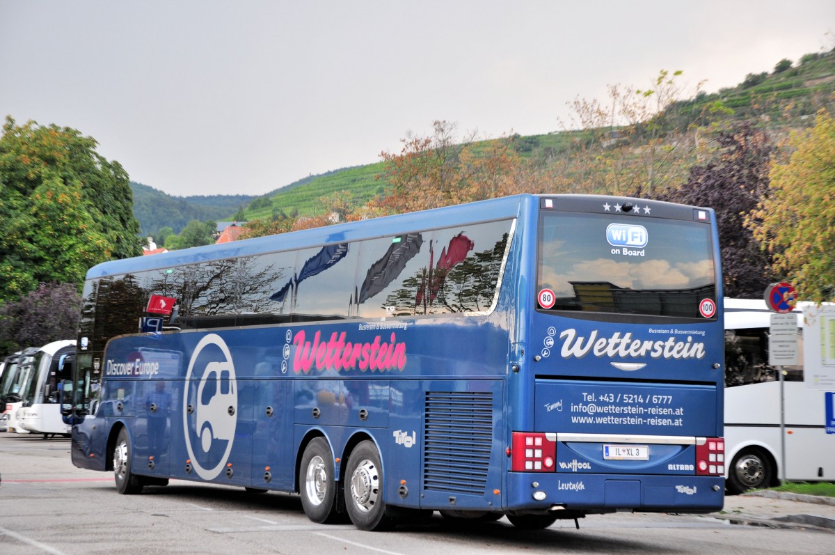 VAN HOOL T919 Altano von Wetterstein Reisen aus Tirol/sterreich am 9.9.2014 in Krems gesehen.